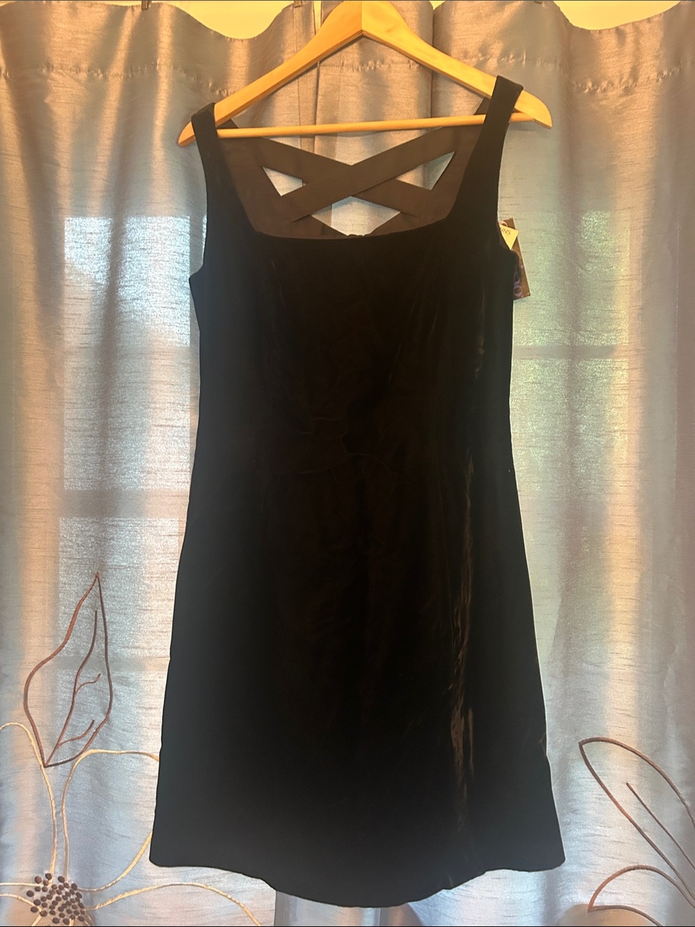 Laundry by Shelli Segal Black Sleeveless Dress with Crisscross Back